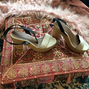 Chinese laundry platforms